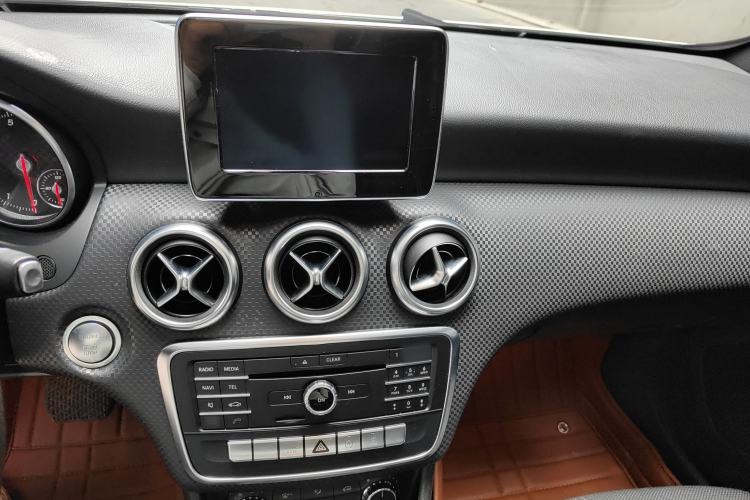 Used Mercedes-Benz A-Class 2016 A 200 Fashion Model Interior 8