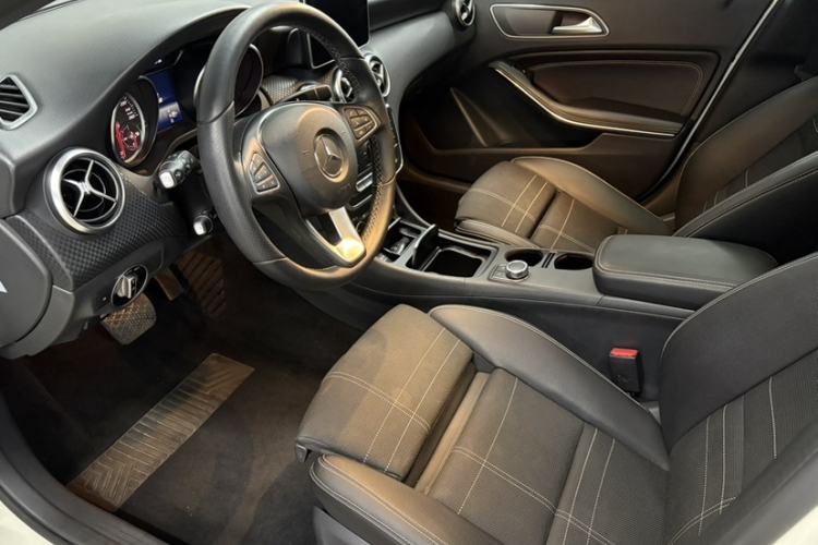 Used Mercedes-Benz A-Class 2016 A 200 Fashion Model Interior 8