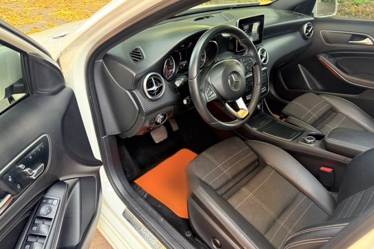 Used Mercedes-Benz A-Class 2016 A 200 Fashion Model Left Front Seat