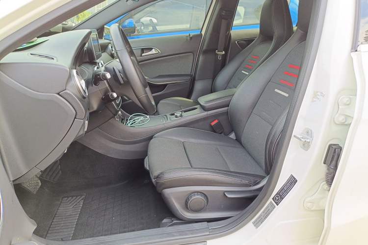 Used Mercedes-Benz A-Class 2016 A 200 Dynamic Edition Left Front Seat
