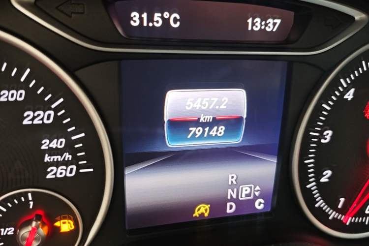 Used Mercedes-Benz A-Class 2016 A 180 Odometer Close Up