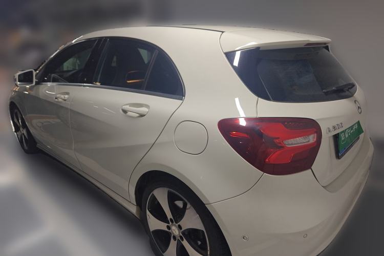 Used Mercedes-Benz A-Class 2016 A 200 Fashion Model Rear Left 45 Deg
