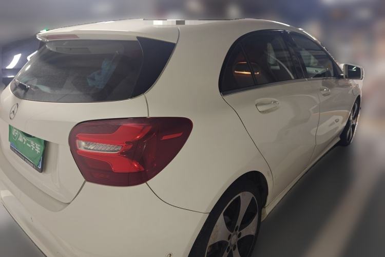 Used Mercedes-Benz A-Class 2016 A 200 Fashion Model Rear Right 45 Deg
