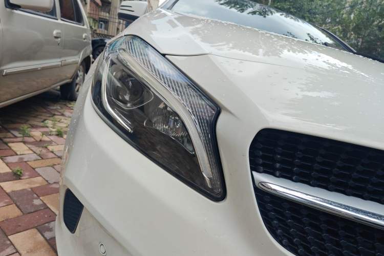 Used Mercedes-Benz A-Class 2016 A 200 Fashion Model Right Front Headlight
