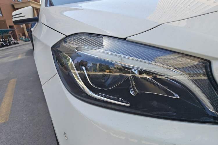 Used Mercedes-Benz A-Class 2016 A 200 Dynamic Edition Right Front Headlight