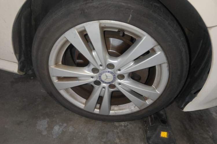 Used Mercedes-Benz A-Class 2016 A 200 Dynamic Edition Right Front Wheel Hub