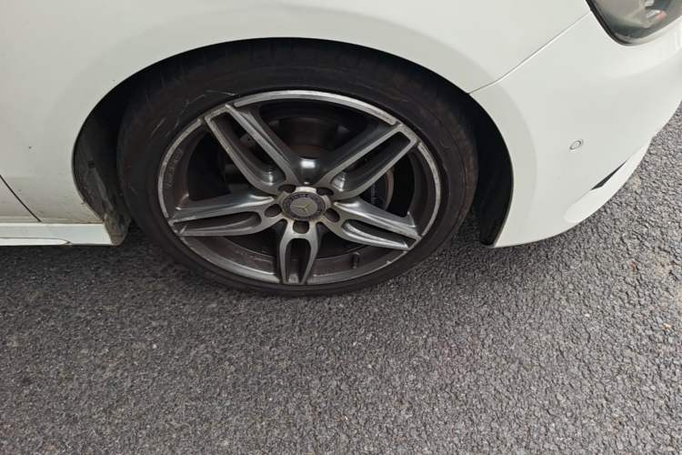 Used Mercedes-Benz A-Class 2016 A 200 Sport model Right Front Wheel Hub