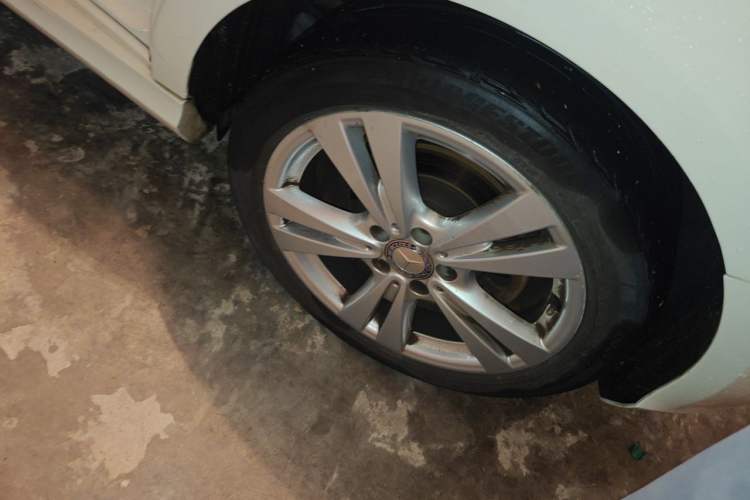 Used Mercedes-Benz A-Class 2016 A 200 Dynamic Edition Right Front Wheel Hub