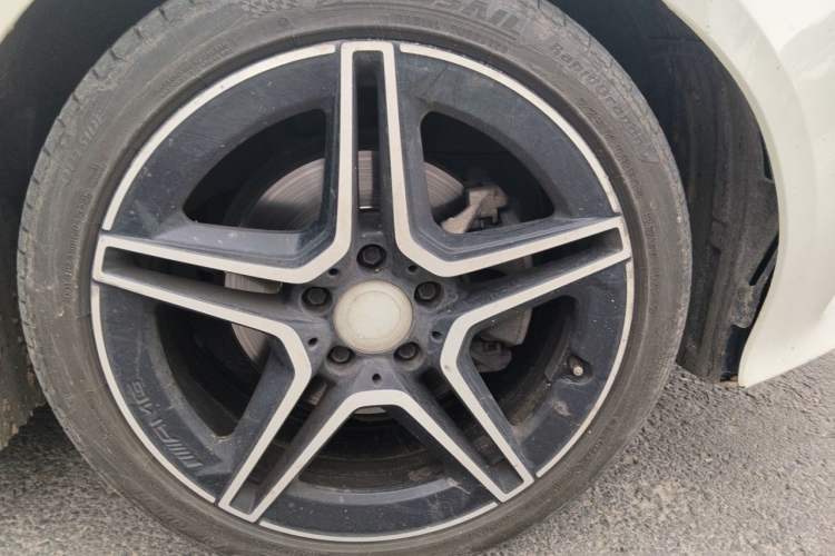 Used Mercedes-Benz A-Class 2016 A 180 Right Front Wheel Hub