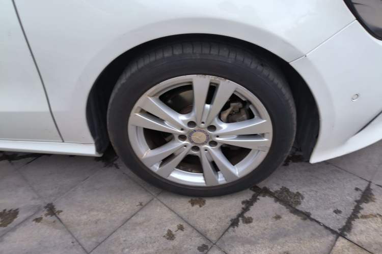 Used Mercedes-Benz A-Class 2016 A 200 Dynamic Edition Right Front Wheel Hub