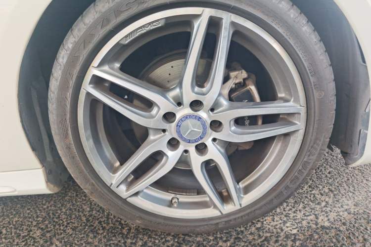 Used Mercedes-Benz A-Class 2016 A 200 Sport model Right Front Wheel Hub