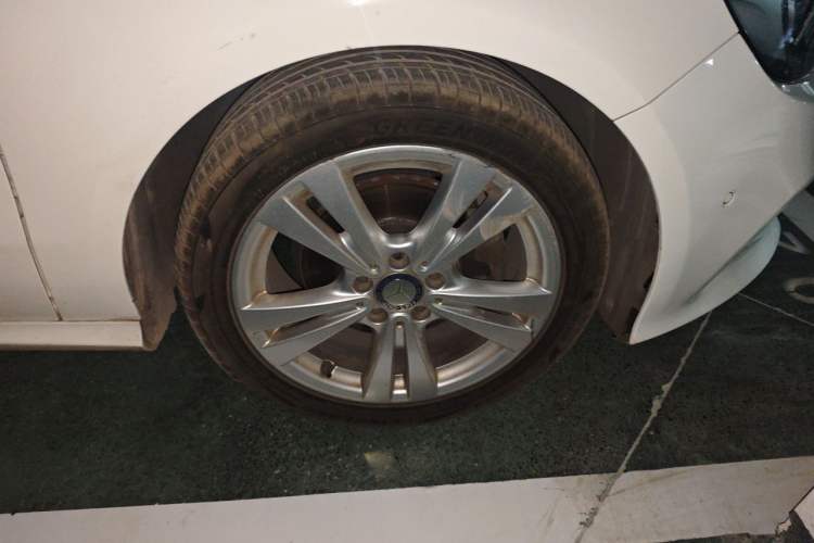 Used Mercedes-Benz A-Class 2016 A 200 Dynamic Edition Right Front Wheel Hub