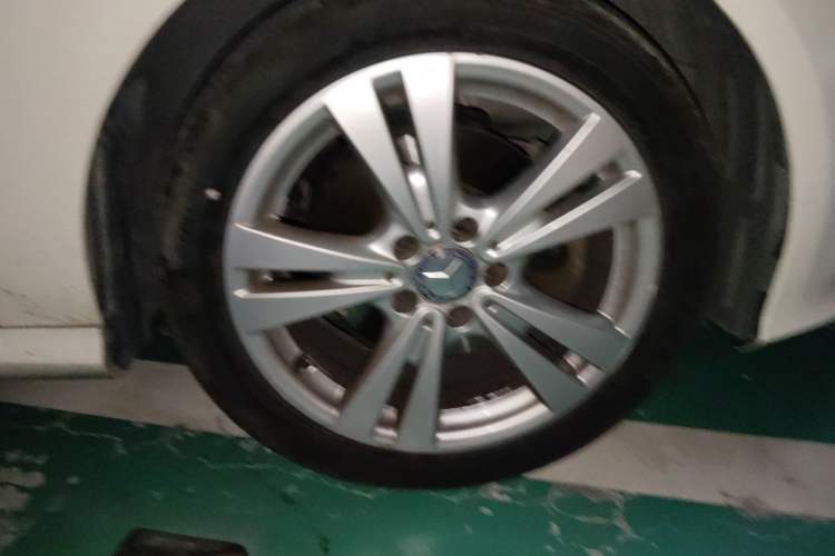 Used Mercedes-Benz A-Class 2016 A 200 Dynamic Edition Right Front Wheel Hub