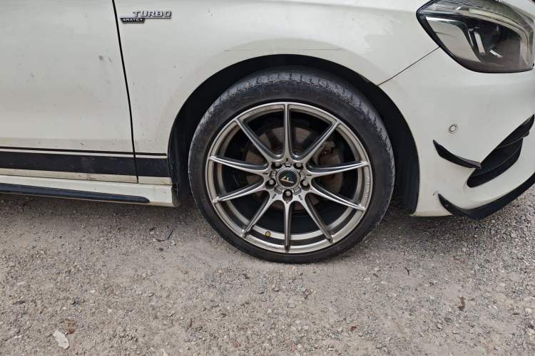 Used Mercedes-Benz A-Class 2016 A 200 Fashion Model Right Front Wheel Hub
