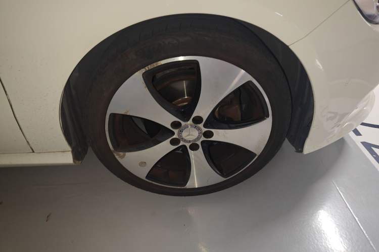 Used Mercedes-Benz A-Class 2016 A 200 Fashion Model Right Front Wheel Hub