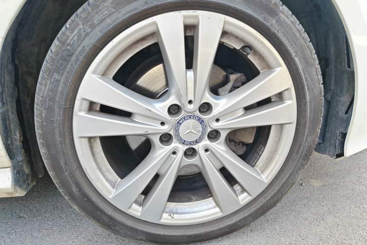 Used Mercedes-Benz A-Class 2016 A 200 Dynamic Edition Right Front Wheel Hub