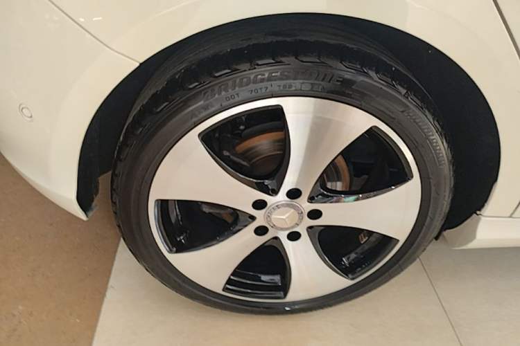 Used Mercedes-Benz A-Class 2016 A 200 Fashion Model Right Rear Wheel Hub