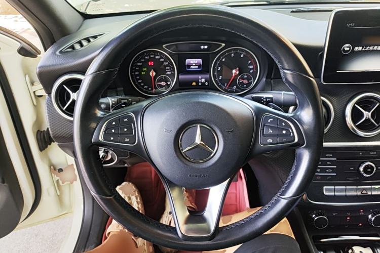 Used Mercedes-Benz A-Class 2016 A 200 Dynamic Edition Steering Wheel