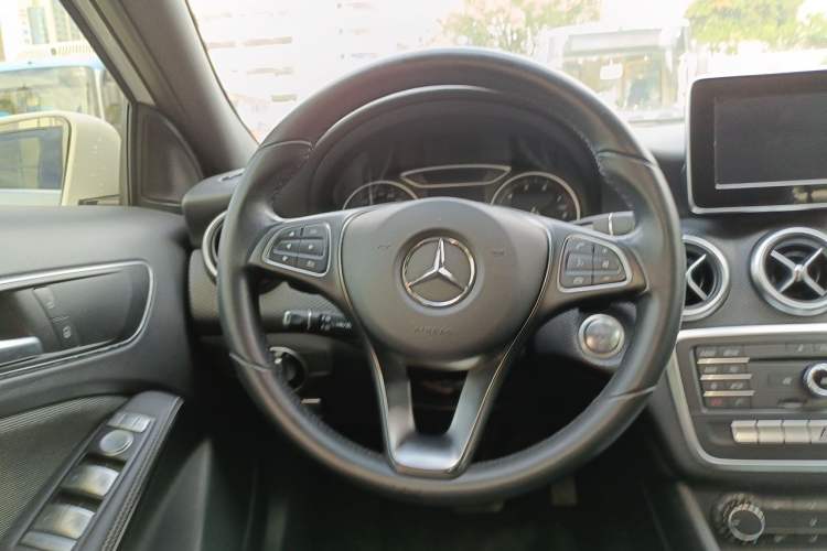 Used Mercedes-Benz A-Class 2016 A 200 Dynamic Edition Steering Wheel