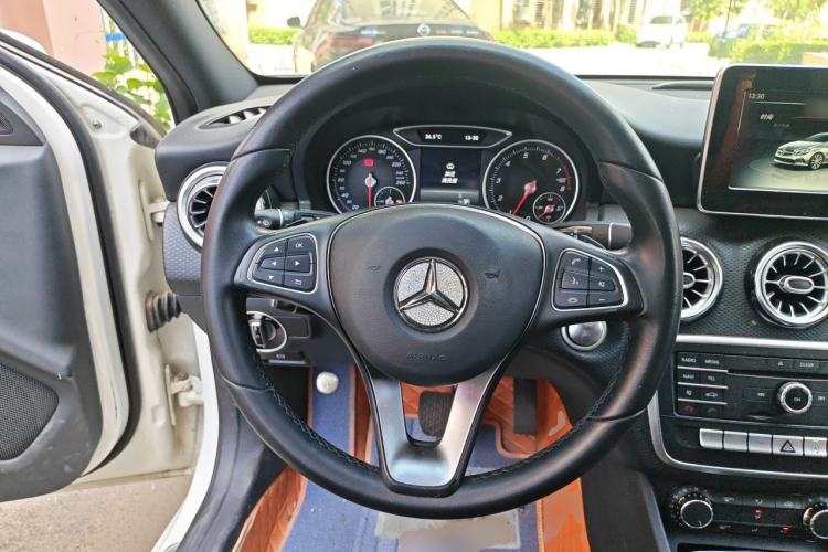 Used Mercedes-Benz A-Class 2016 A 200 Dynamic Edition Steering Wheel