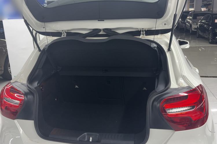 Used Mercedes-Benz A-Class 2016 A 200 Fashion Model Trunk