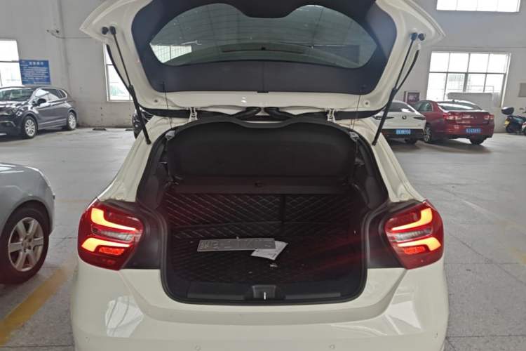 Used Mercedes-Benz A-Class 2016 A 200 Fashion Model Trunk