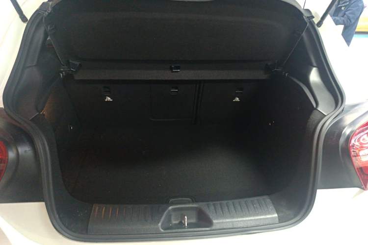 Used Mercedes-Benz A-Class 2016 A 200 Dynamic Edition Trunk