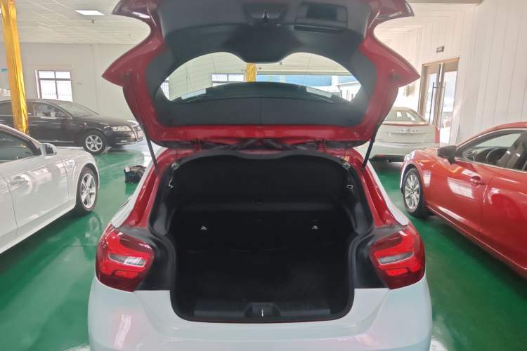 Used Mercedes-Benz A-Class 2016 A 200 Dynamic Edition Trunk