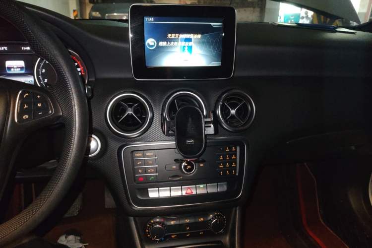 Used Mercedes-Benz A-Class 2017 A 180 Audio And AC Panel