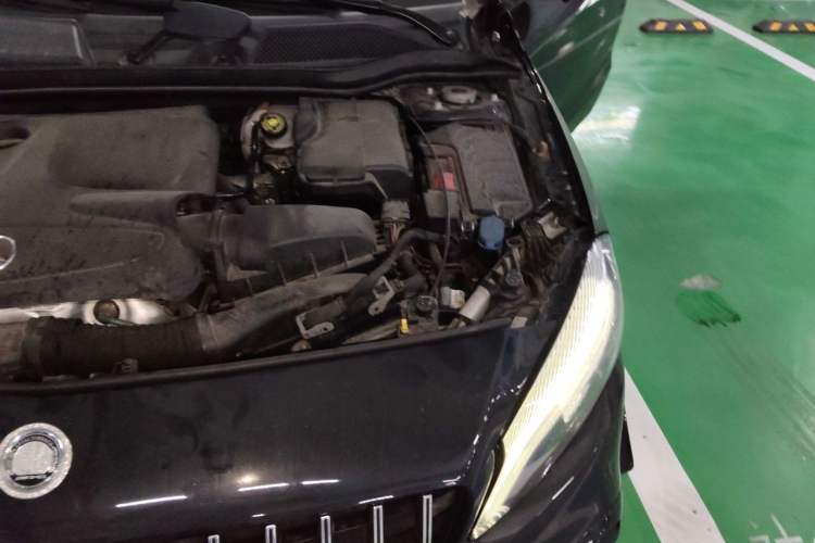 Used Mercedes-Benz A-Class 2017 A 200 Dynamic Edition Engine Bay Left