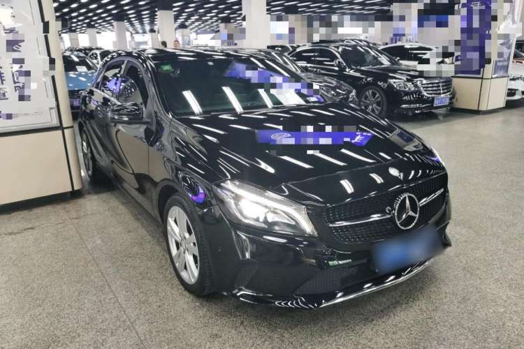 Used Mercedes-Benz A-Class 2017 A 200 Dynamic Edition Front Right 45 Deg