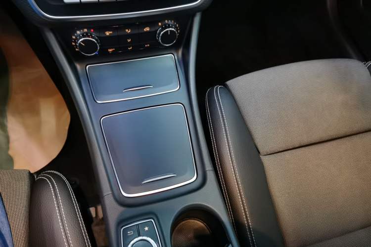 Used Mercedes-Benz A-Class 2017 A 200 Dynamic Edition Gear Lever