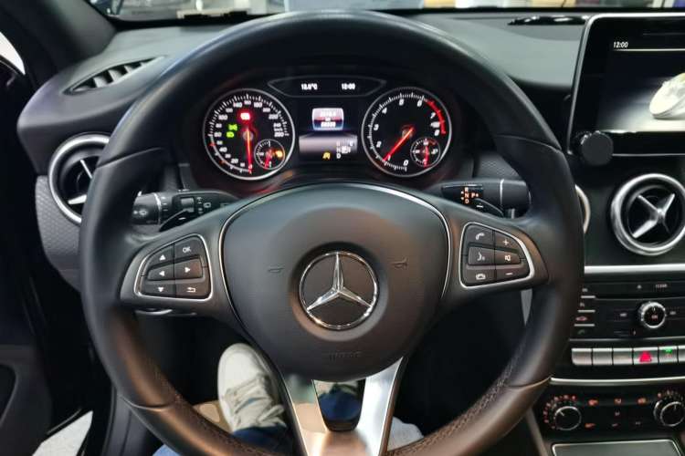 Used Mercedes-Benz A-Class 2017 A 200 Dynamic Edition Steering Wheel