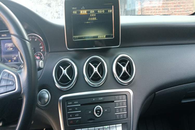 Used Mercedes-Benz A-Class 2017 Revised A 200 Dynamic Edition Audio And AC Panel