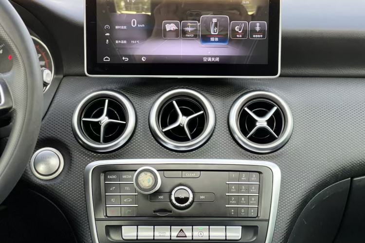 Used Mercedes-Benz A-Class 2017 Revised A 180 Audio And AC Panel