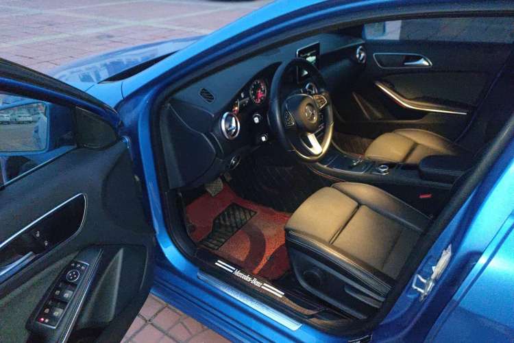Used Mercedes-Benz A-Class 2017 A 200 Dynamic Edition Driver Seat