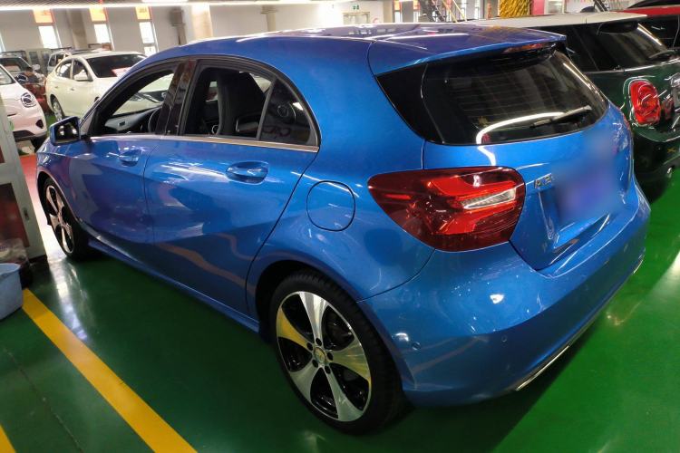 Used Mercedes-Benz A-Class 2017 A 200 Fashion Model Exterior 5