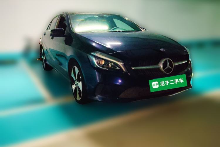 Used Mercedes-Benz A-Class 2017 Revised Version A 200 Fashion Edition Front Right 45 Deg