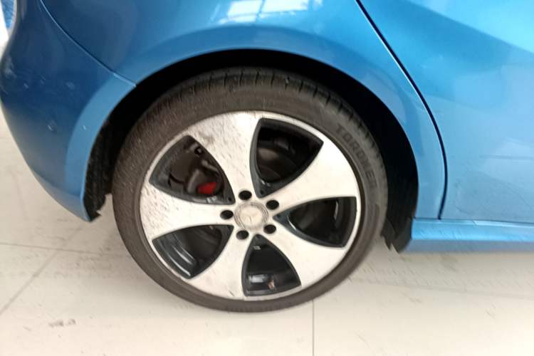 Used Mercedes-Benz A-Class 2017 A 200 Fashion Model Right Rear Wheel Hub