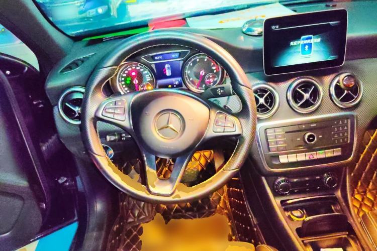 Used Mercedes-Benz A-Class 2017 Revised Version A 200 Fashion Edition Steering Wheel