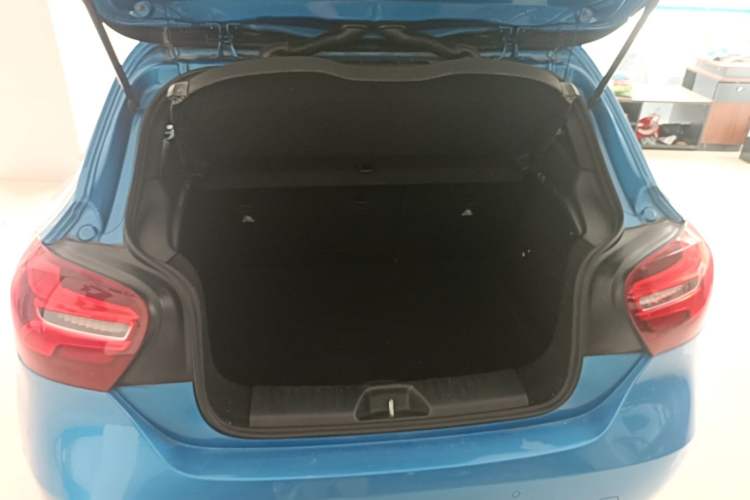 Used Mercedes-Benz A-Class 2017 A 200 Fashion Model Trunk