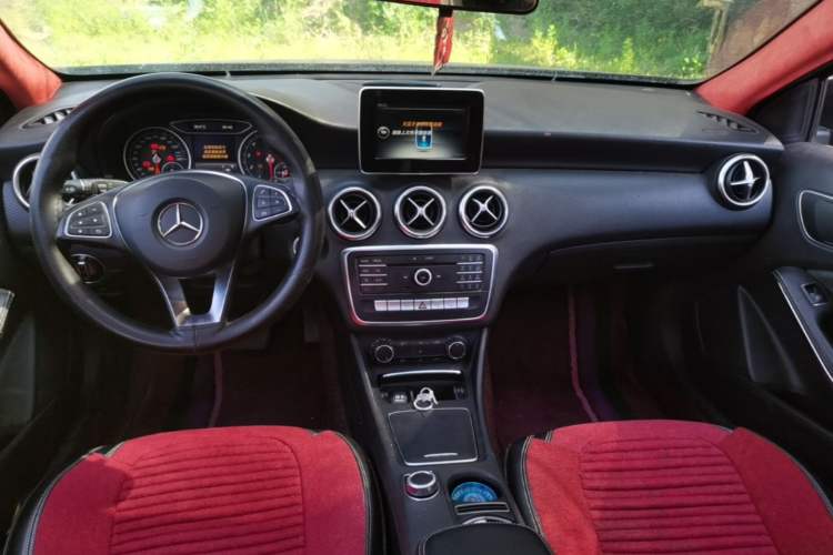 Used Mercedes-Benz A-Class 2017 A 200 Dynamic Edition Center Console