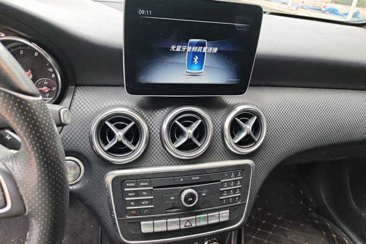 Used Mercedes-Benz A-Class 2017 Revised Version A 200 Fashion Edition Audio And AC Panel