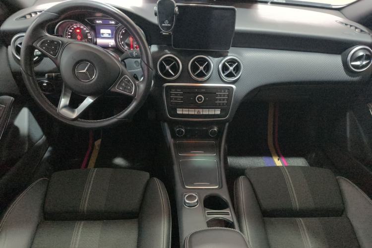 Used Mercedes-Benz A-Class 2017 Revised Version A 200 Fashion Edition Center Console