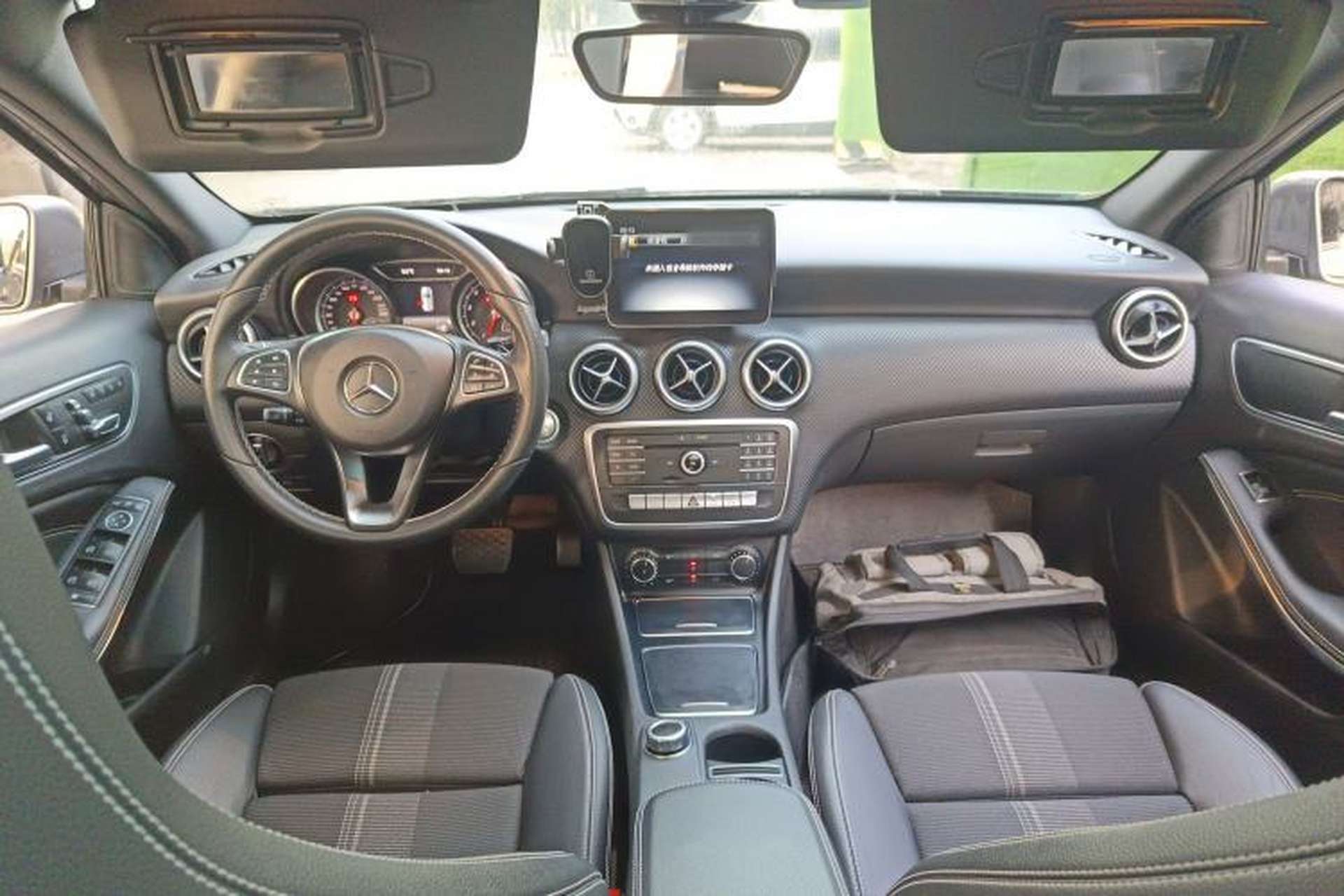 Used Mercedes-Benz A-Class 2017 Revised Version A 200 Fashion Edition Center Console