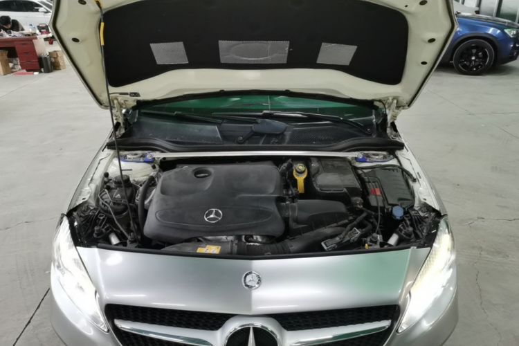 Used Mercedes-Benz A-Class 2017 A 200 Fashion Model Engine Bay