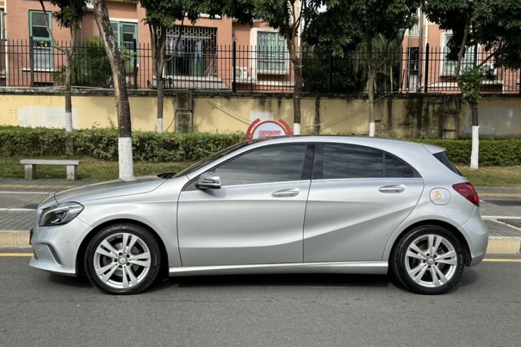 Used Mercedes-Benz A-Class 2017 A 200 Dynamic Edition Exterior 4