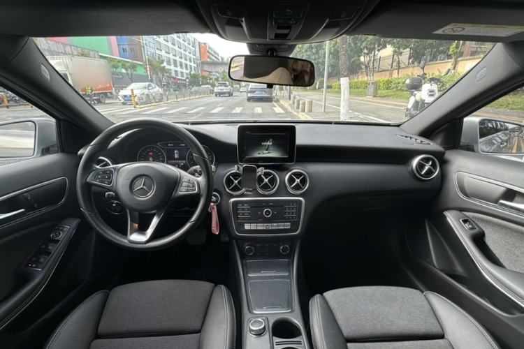 Used Mercedes-Benz A-Class 2017 A 200 Dynamic Edition Exterior 5