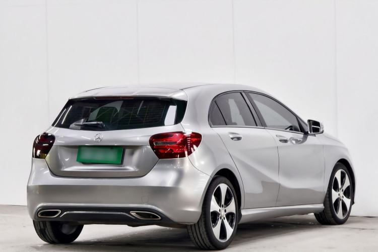 Used Mercedes-Benz A-Class 2017 A 200 Fashion Model Exterior 6