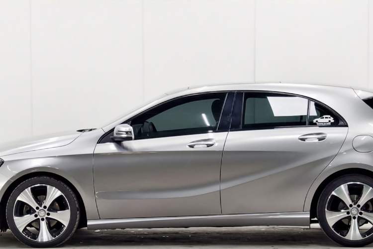 Used Mercedes-Benz A-Class 2017 A 200 Fashion Model Exterior 9